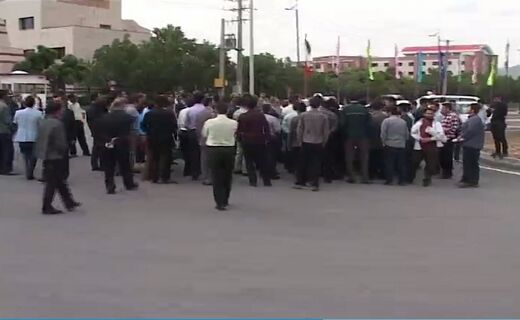 تجمع دانشجویان در اعتراض به سفر هاشمی به قزوین + تصاویر