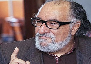 غرب می‌خواهد قرآن را از مسلمانان بگیرد