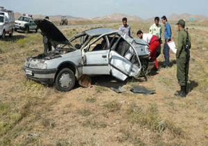یک مصدوم حاصل واژگونی پژو ۴۰۵ در محور موته-گلپایگان