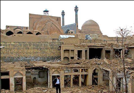 تعارضات، عامل اصلی تخریب خانه‌های تاریخی پیرامون حرم مطهر رضوی