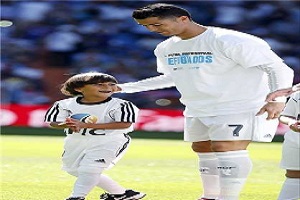 فیلم برخورد جالب ستاره رئال با کودک هوادار