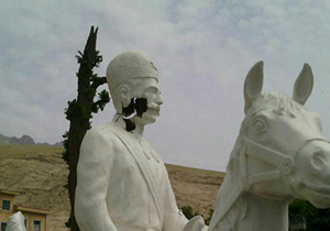 تخریب مجسمه سردار اسعد بختیاری در قلعه جونقان