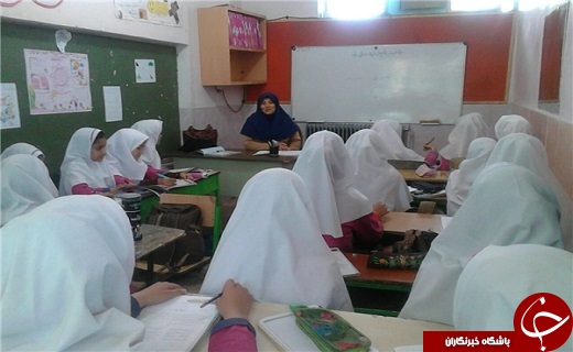 تحصیل ۷۰۰ دختر و پسر دبستانی در مدرسه ۶۷ ساله