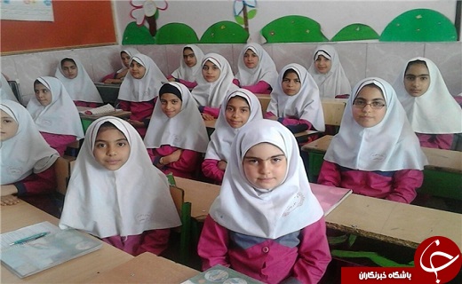 تحصیل ۷۰۰ دختر و پسر دبستانی در مدرسه ۶۷ ساله