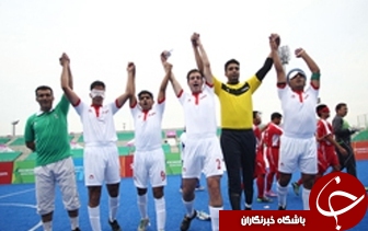 بازیکنان فوتبال پنج نفره به خط شدند