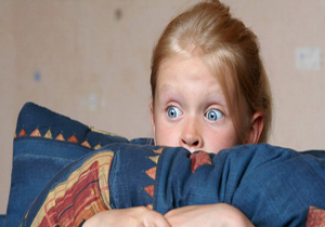 تماشای فیلم های ترسناک برای کودکان ممنوع