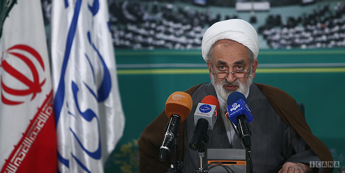 پشت پرده‌های دیدار فائزه هاشمی با سرکرده بهائیت باید روشن شود