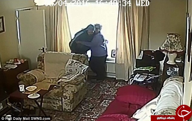 در حال کار///سرقت انگشتر از پیرزن 89 ساله +فیلم و عکس