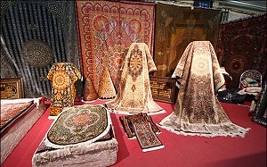نمایشگاه دائمی فرش دستباف قم به بهره‌برداری می‌رسد