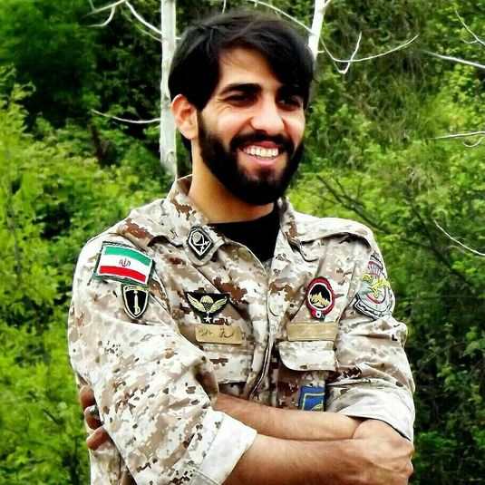 حضور معاون وزیر در منزل شهدای مدافع حرم + تصاویر