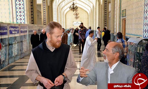 تشرف جمعی از رهبران کلیسای کاتولیک به حرم مطهر رضوی