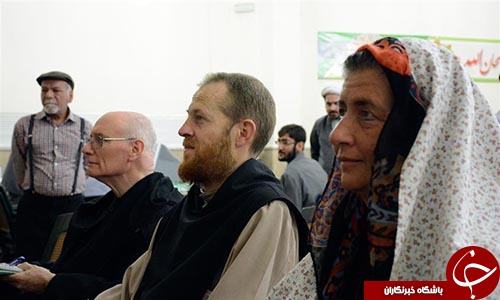 تشرف جمعی از رهبران کلیسای کاتولیک به حرم مطهر رضوی