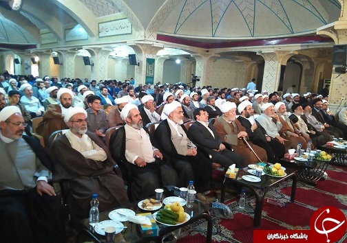 آئین عمامه گذاری طلبه های جوان در قزوین