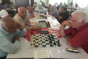 صدرنشینی محرابی و امینی فرد در پایان دور سوم رقابتهای شطرنج قهرمانی پیشکسوتان ایران