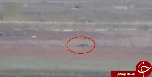 // در حال کار// لحظه برخورد موشک atgm با یک داعشی + فیلم