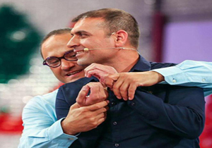 قهرمان لیگ برتر با جامش به «خندوانه» آمد/ قیاس سرمربی استقلال خوزستان با گواردیولا!+ فیلم