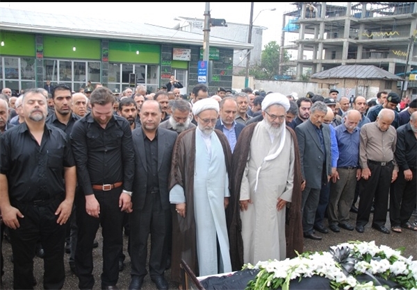 تشییع پیکر مادر شهیدان موسوی+ تصاویر