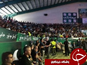 ازدحام چشمگیر تماشاگران پشت درهای بسته/جدال فینال ایران و روسیه تا لحظاتی دیگر