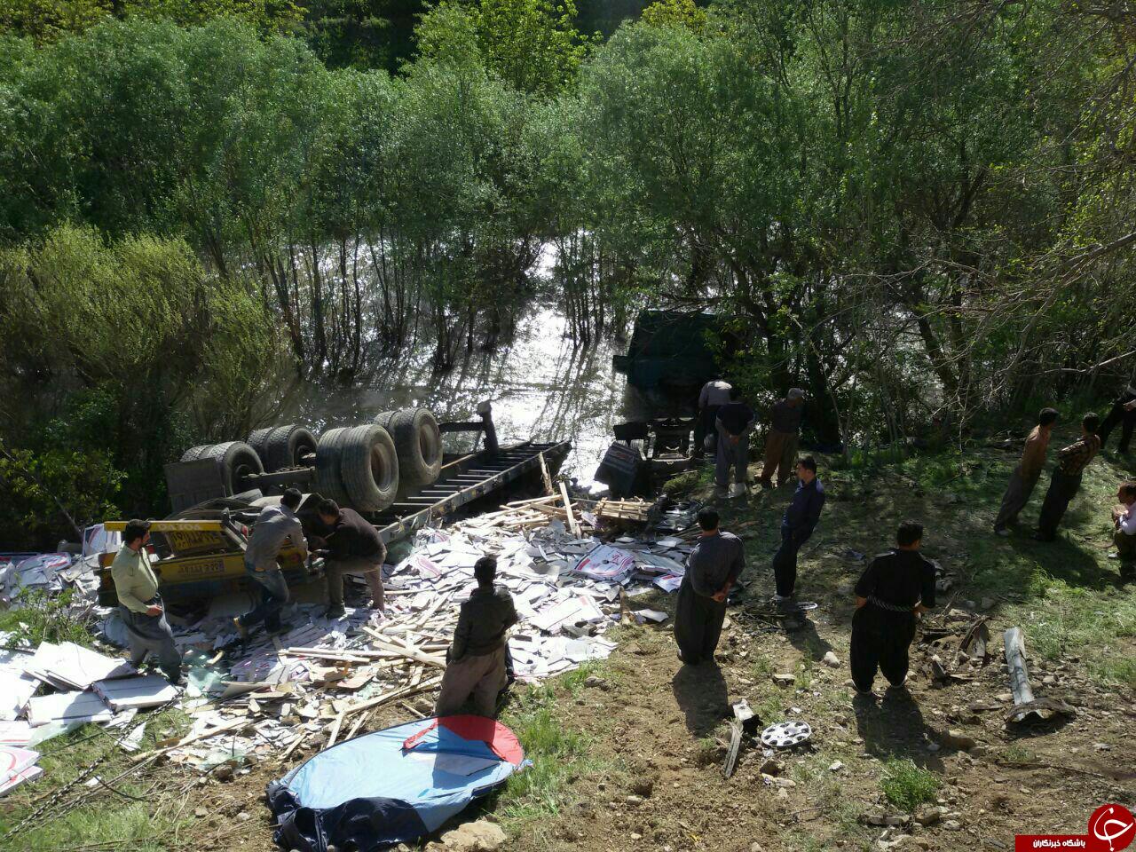 تصادف سهمگین با پنج نفر کشته در جاده مریوان + تصاویر