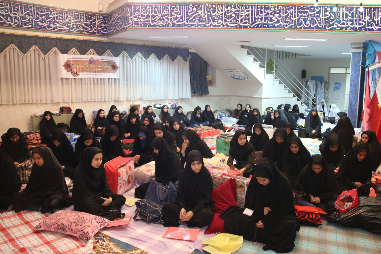 حضور دانشجویان گناباد در مراسم معنوی اعتکاف + تصویر