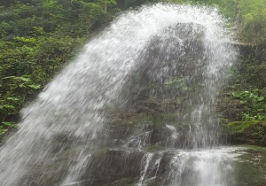 آبشار زیبای بزبنه + فیلم