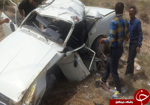 واژگونی خودرو در فارس + تصاویر