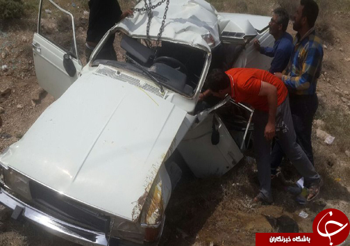 واژگونی خودرو در فارس + تصاویر