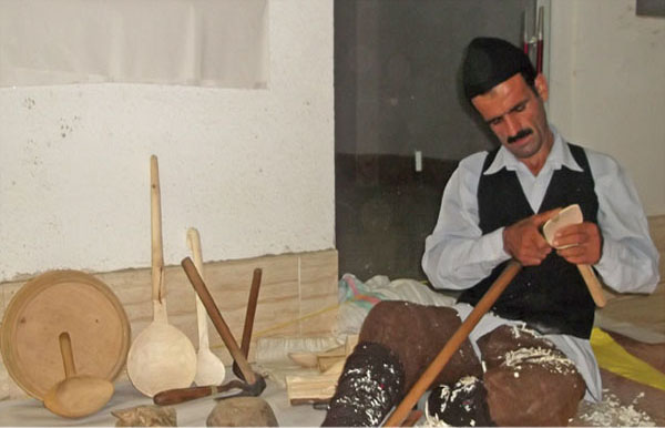 هنر 11 هزار ساله لاک تراشی در آستانه فراموشی + تصویر