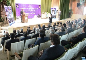 تاكيد فرماندار تفت بر توسعه طرح هوشمند سازی مدارس