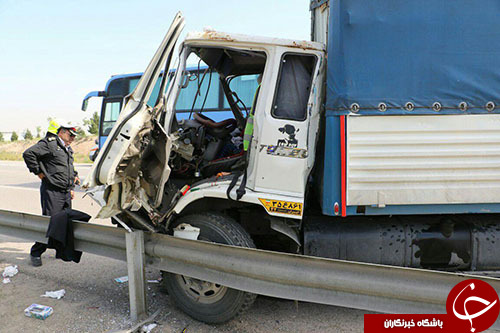 برخورد دو دستگاه خودرو سنگین در اتوبان مشهد &ndash; باغچه