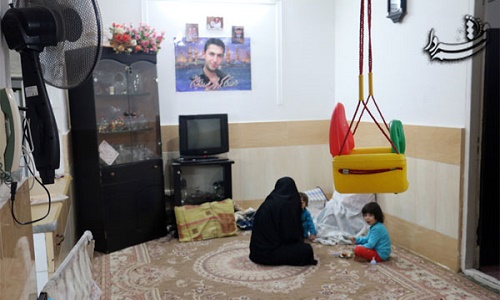گچ&zwnj;کار جوان قمی، ۱۷۷ خانواده را از دام ماهواره نجات داد!