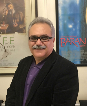 زمینه لازم را برای دیده‌شدن آثارمان در سطح جهانی فراهم کنیم
