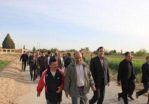 همایش پیاده روی کارگران در شهرستان ابرکوه