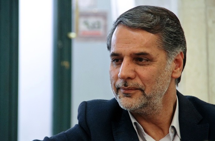 تشکیل «فراکسیون سوم» در مجلس دهم قابل تصور نیست/«لاریجانی» در مدار اصولگرایی تعریف می‌شود