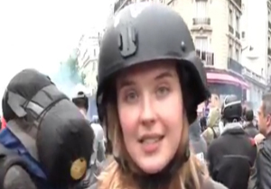تعرض به خبرنگار زن شبکه روسیه حین گزارش زنده + فیلم