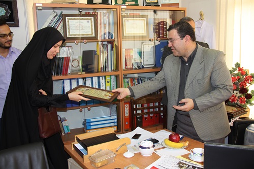 تجلیل از جوانان اهداکننده مستمر خون در مشهد