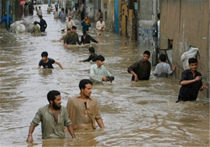 طوفان موسمی و بارندگی شدید در بنگلادش/ پنج نفر قربانی شدند