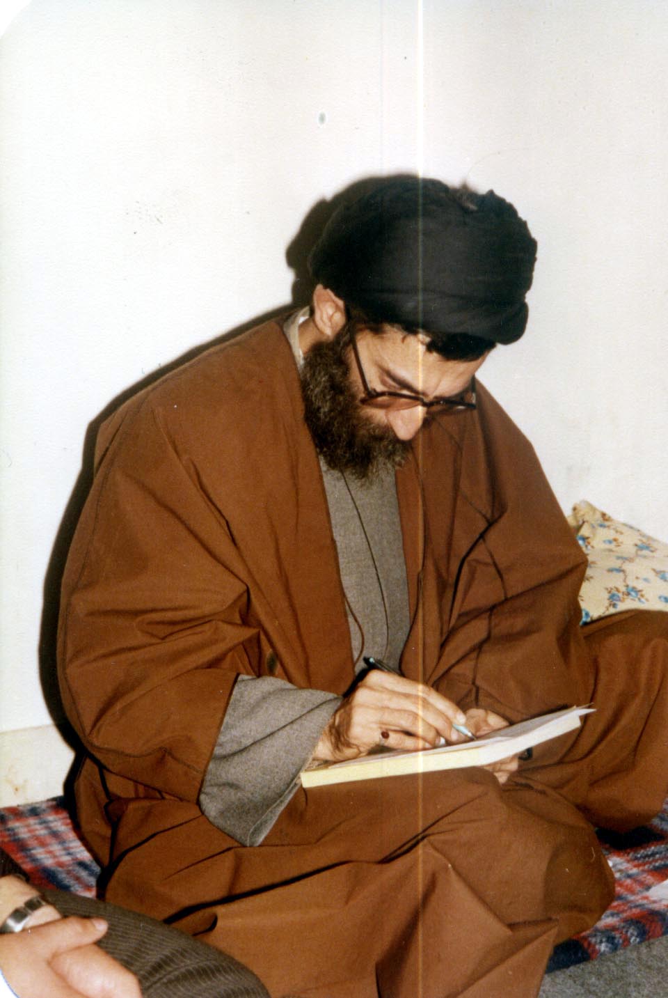 &laquo;این گونه&raquo; باید کار حزبی کرد!