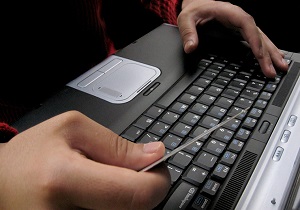 سارق اینترنتی در دام پلیس