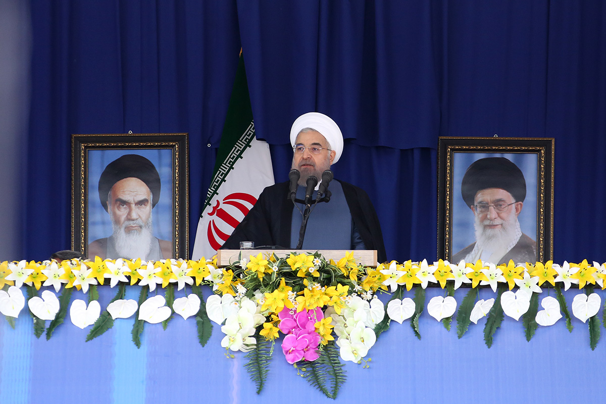 روحانی: در ایران هیچ کس حق ندارد میان مذاهب امتیاز قائل شود روحانی: در ایران هیچ کس حق ندارد میان مذاهب امتیاز قائل شود