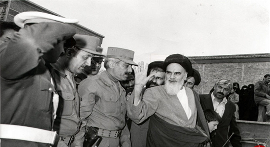 از کودکی حضرت روح&zwnj;الله تا روزهای جوانی امام در میدان نبرد+ تصاویر