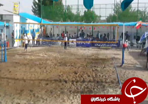 شهروندخبرنگار:این نوع آبیاری در مسابقات قهرمانی فقط در ایران دیده می شود! + فیلم