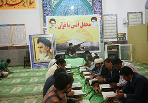 محفل انس با قرآن در حاجی آباد برگزار شد