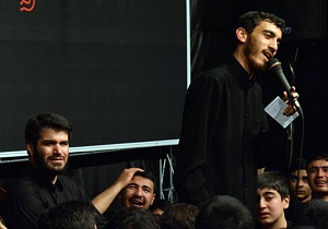 مداحی سه زبانه حاج میثم مطیعی برای مدافعان حرم + دانلود