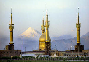 بزرگداشت امام خمینی(ره) حرکت در مسیر ولایت فقیه است