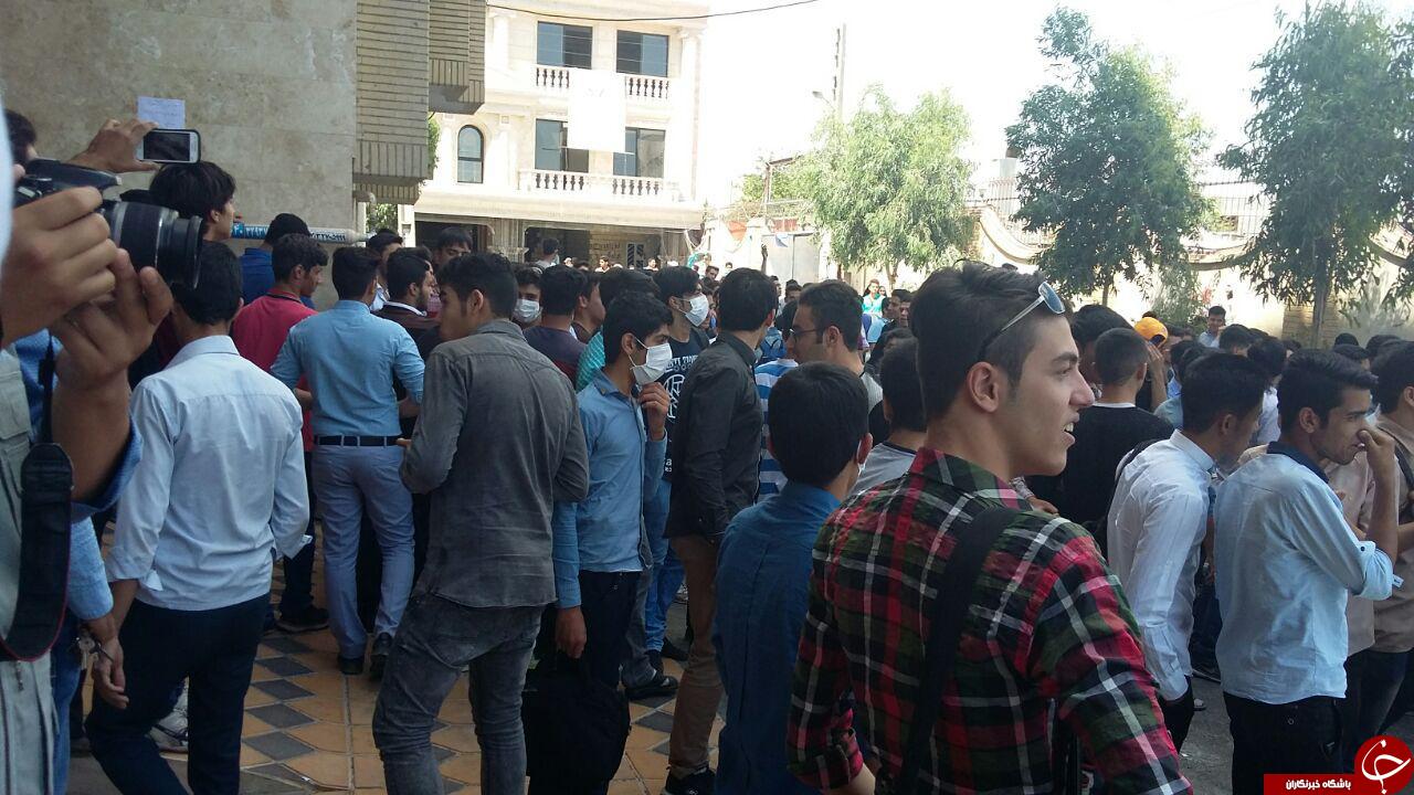 تجمع اعتراض دانش آموزان قمی به نمرات امتحانات + تصاویر