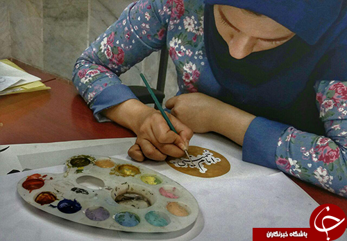تذهیب گزیده دیوان اشعار امام راحل در کارگاه حوزه هنری مشهد+ تصویر