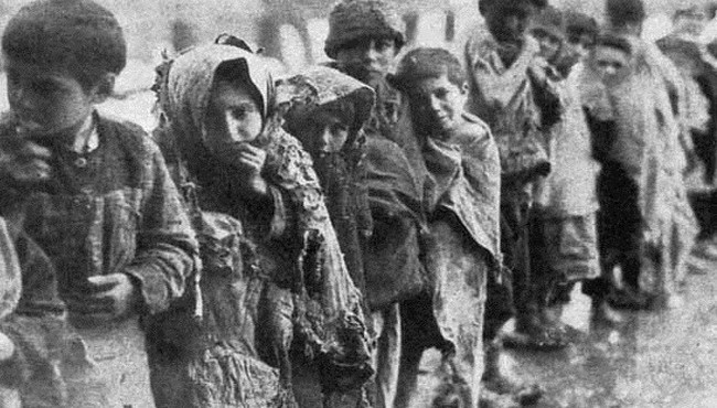 مردم ترکیه علیه مصوبه پارلمان آلمان تظاهرات کردند