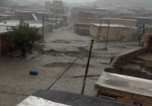 لحظه وقوع سیل در روستای تیرگان + فیلم