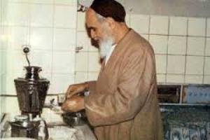 امام خمینی (ره) با ساده زیستی به مبارزه با استکبار و ابرقدرتها رفت.